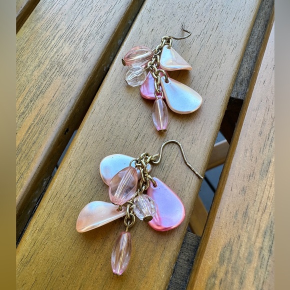 SOLD Shell & Wood Jewelry Lot - Picture 12 of 16